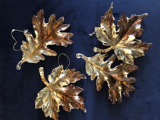 Christmas decs gold leaves 21